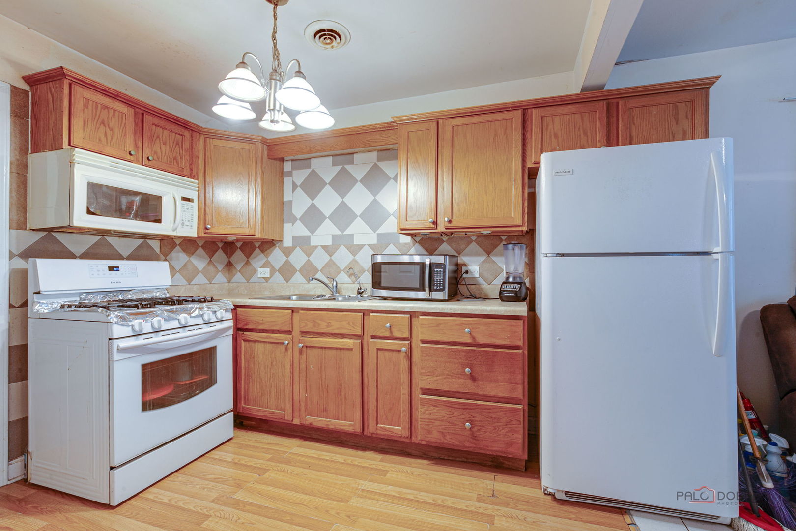 325 Fairlawn Drive, Round Lake Park, IL 60073