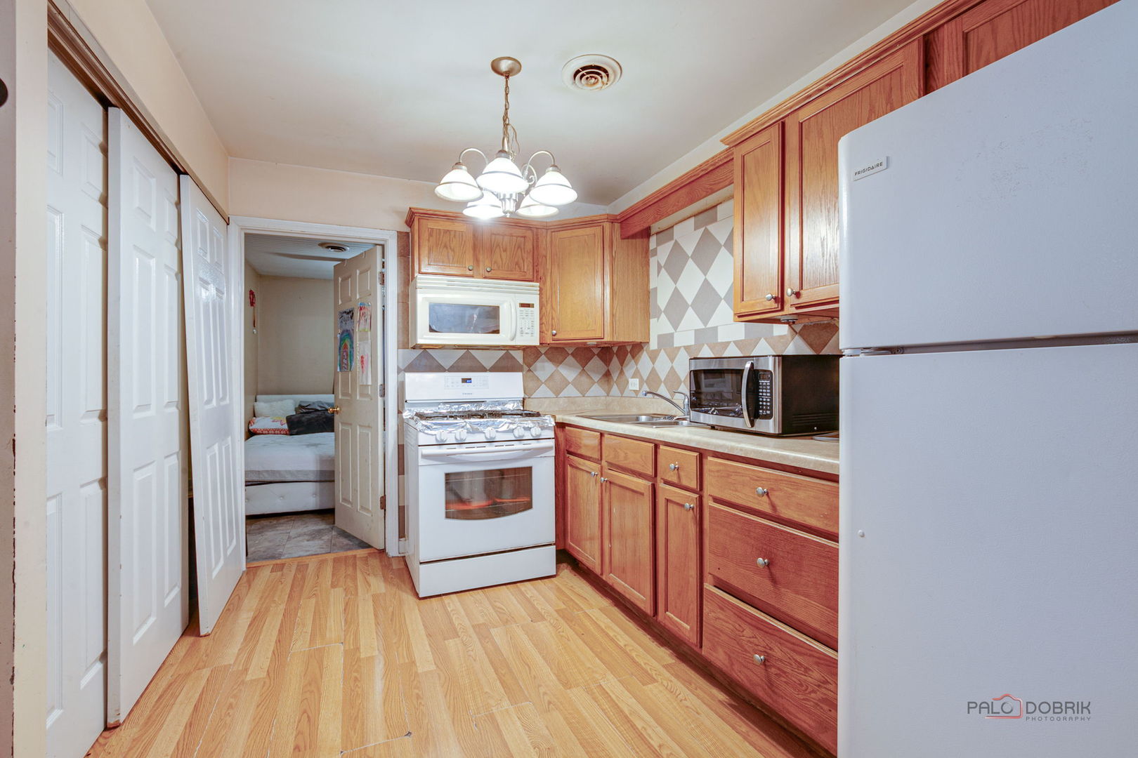 325 Fairlawn Drive, Round Lake Park, IL 60073