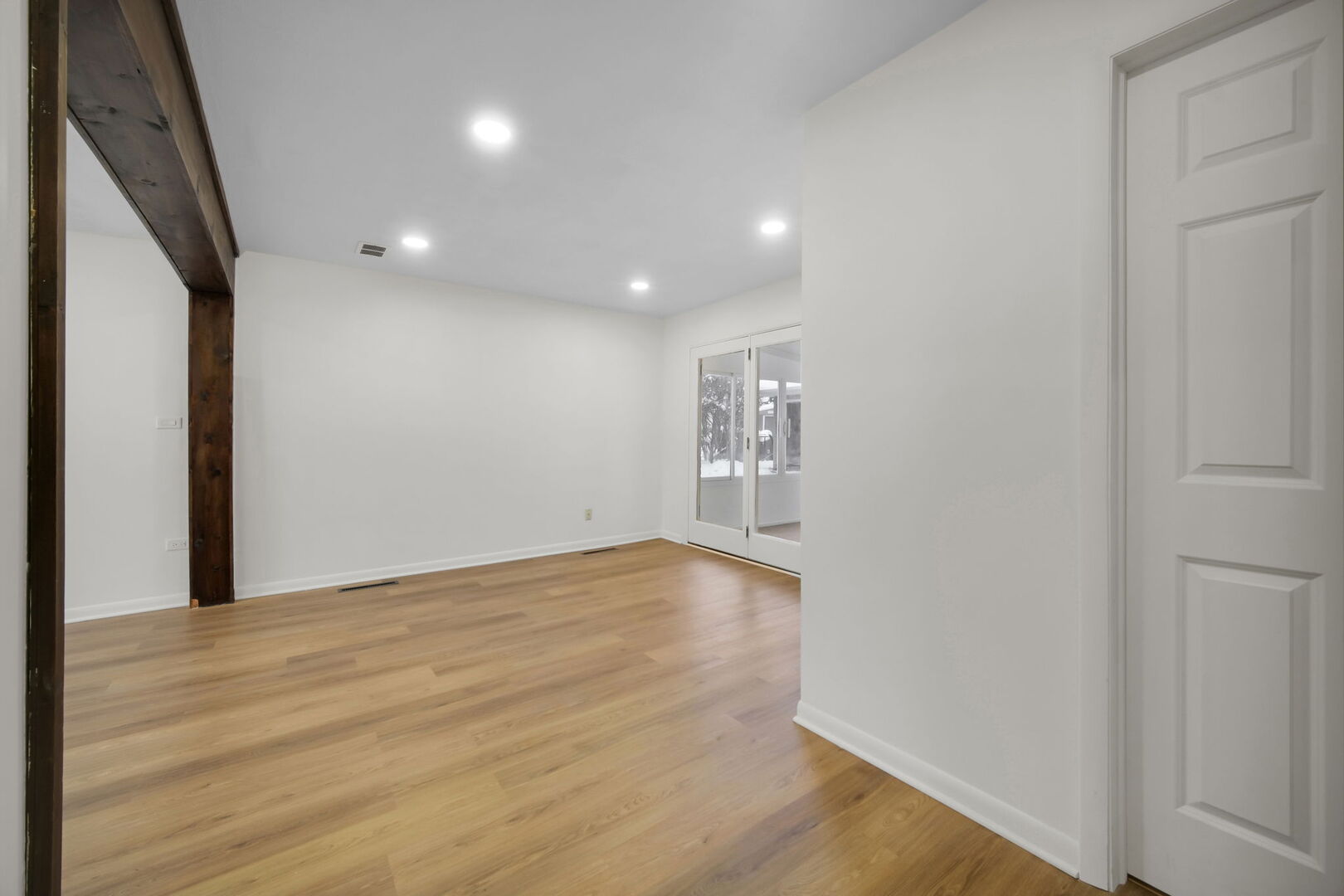 137 Julie Drive, Glenview, IL 60025