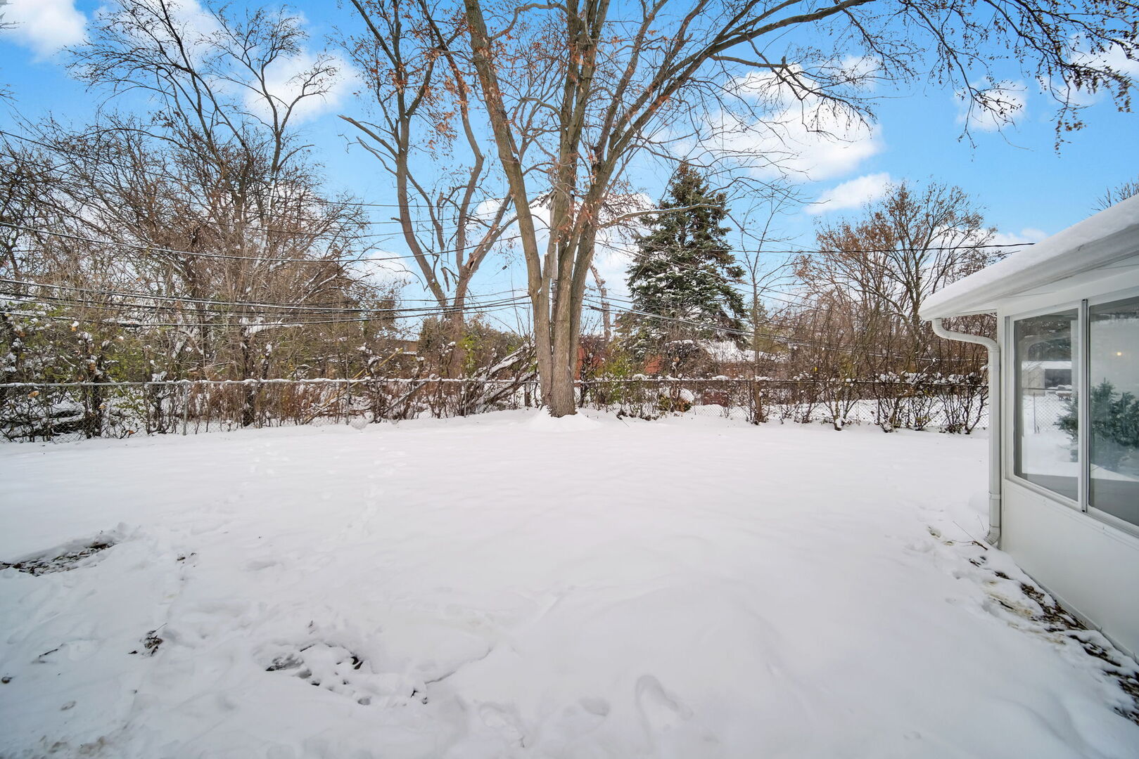 137 Julie Drive, Glenview, IL 60025