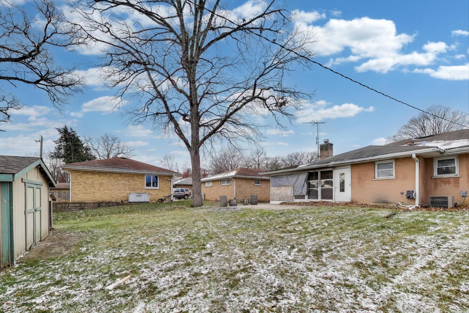 427 Tiffany Drive, Waukegan, IL 60085