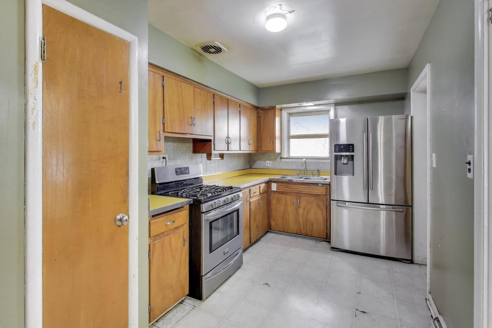 427 Tiffany Drive, Waukegan, IL 60085