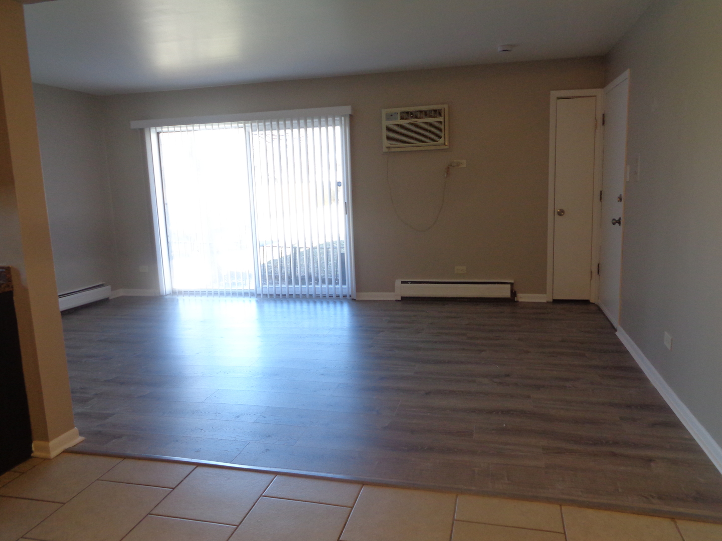 8149 W 83rd Place #2, Justice, IL 60458