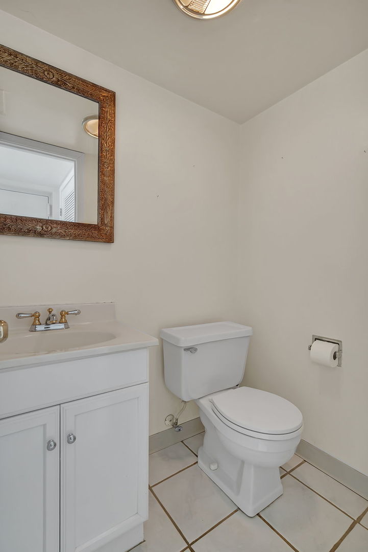 1242 Nova Court, Wheeling, IL 60090