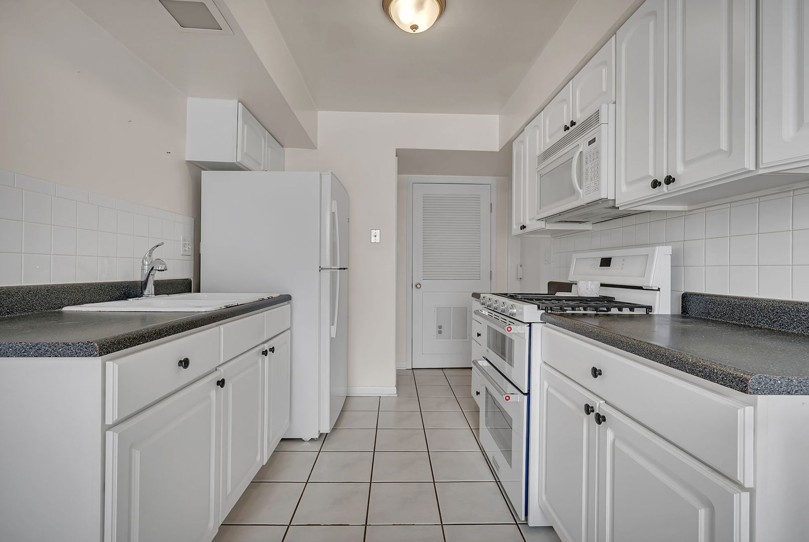 1242 Nova Court, Wheeling, IL 60090