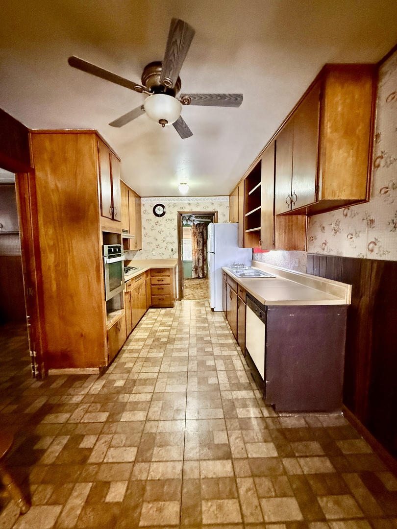 760 Cumberland Street, Hoffman Estates, IL 60169