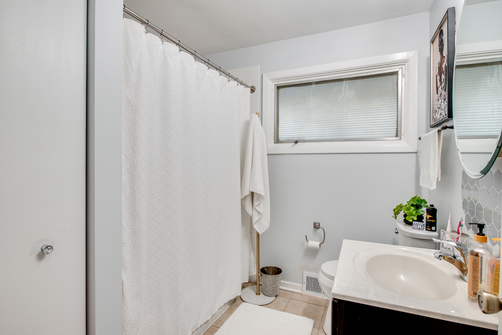 9523 Oconto Avenue, Morton Grove, IL 60053