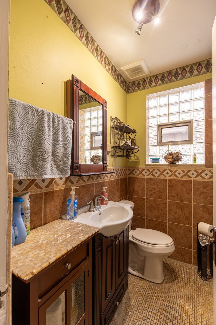 6840 29th Place, Berwyn, IL 60402