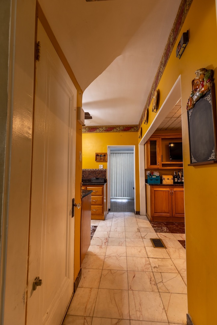 6840 29th Place, Berwyn, IL 60402