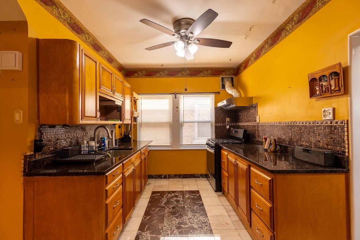 6840 29th Place, Berwyn, IL 60402