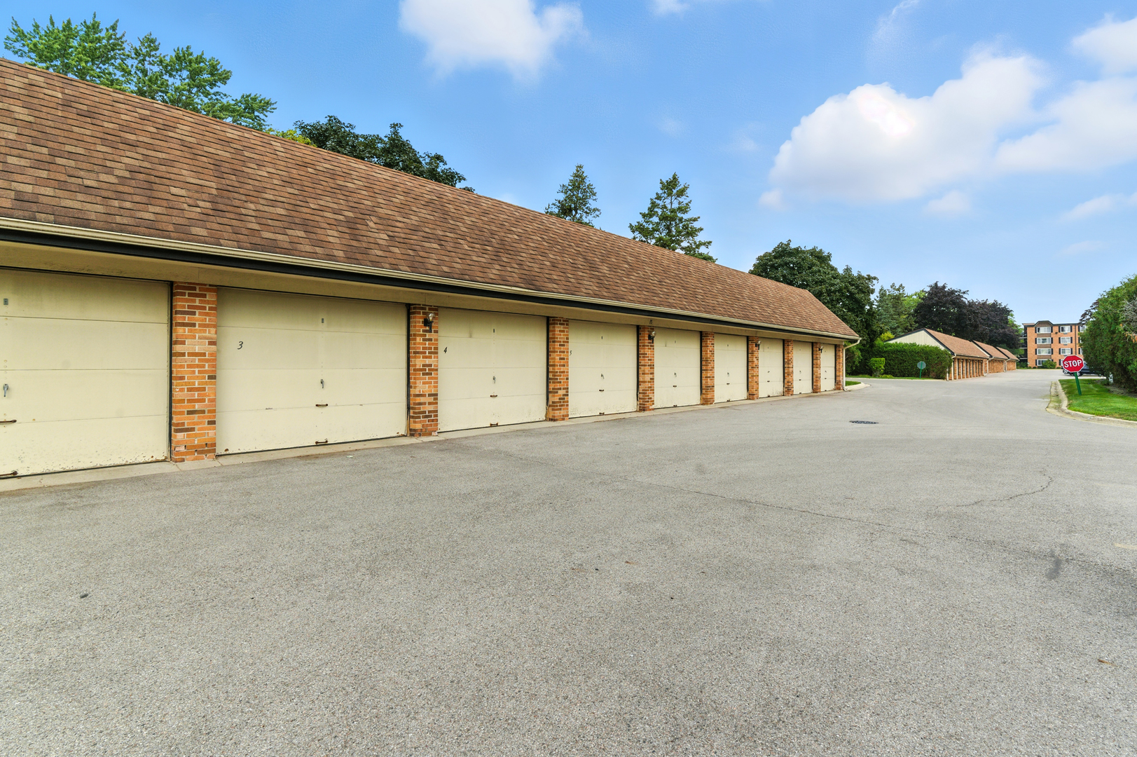 1207 S Old Wilke Road #303, Arlington Heights, IL 60005