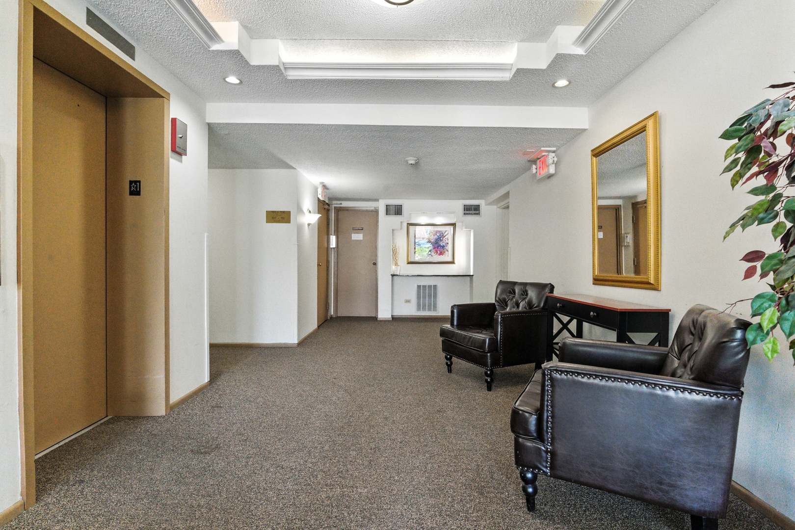 1207 S Old Wilke Road #303, Arlington Heights, IL 60005