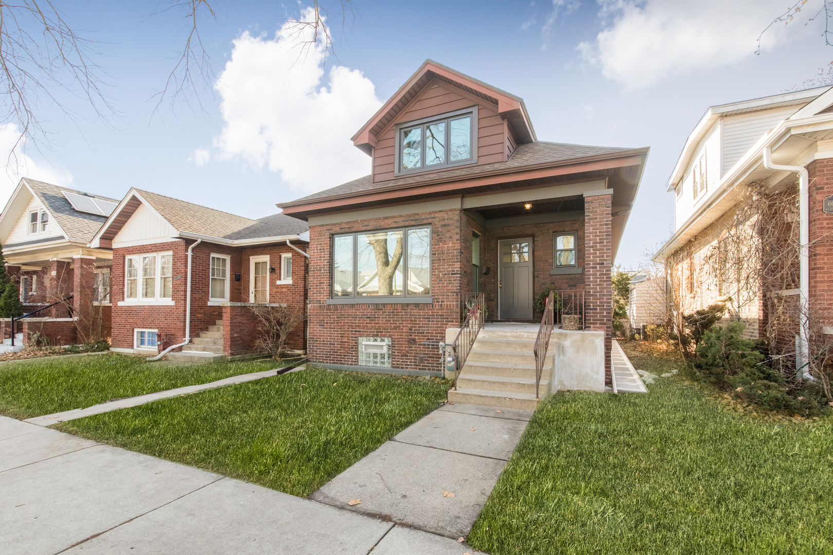 6055 W Dakin Street, Chicago, IL 60634
