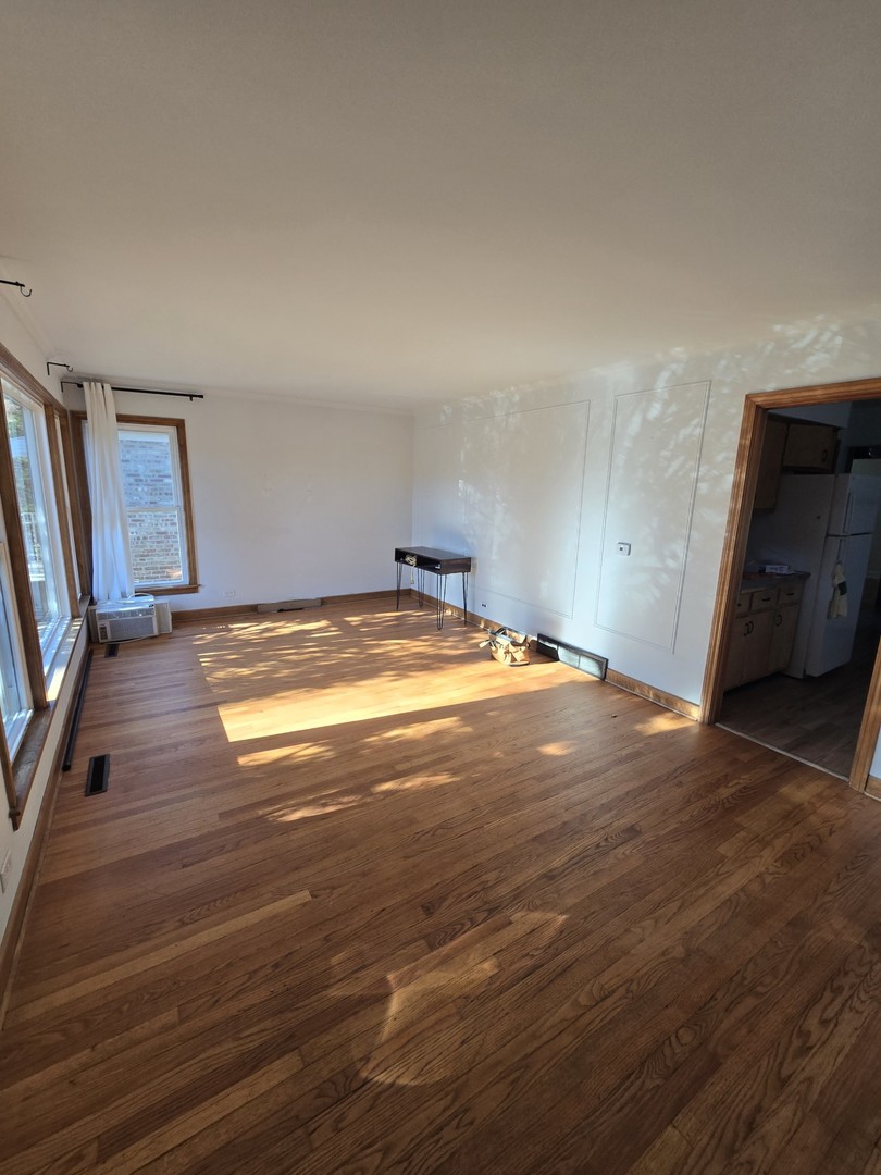 5750 W Leland Avenue, Chicago, IL 60630