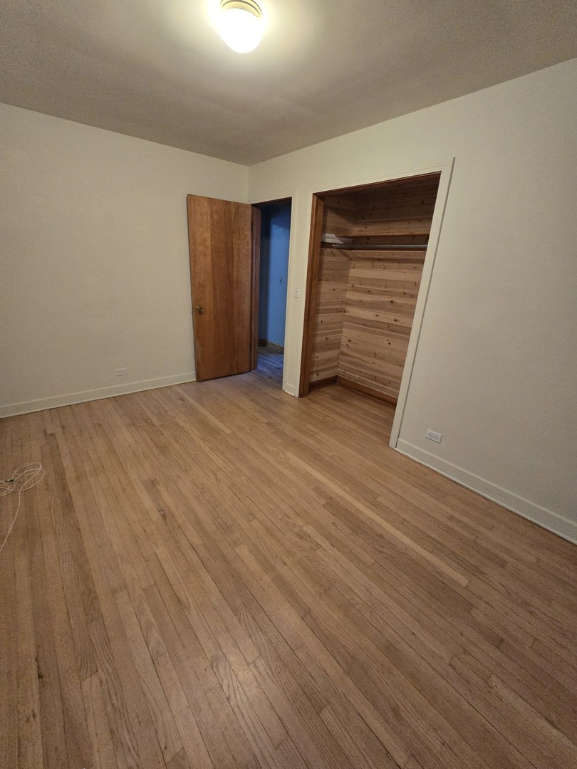 5750 W Leland Avenue, Chicago, IL 60630