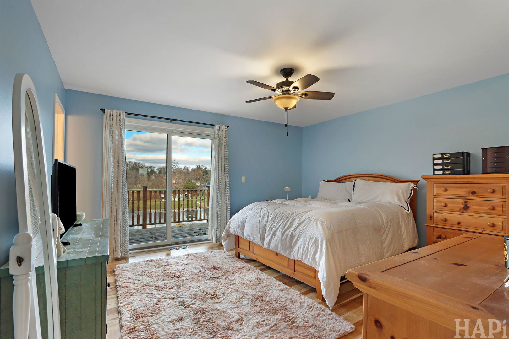 1512 W Oakleaf Drive, Johnsburg, IL 60051