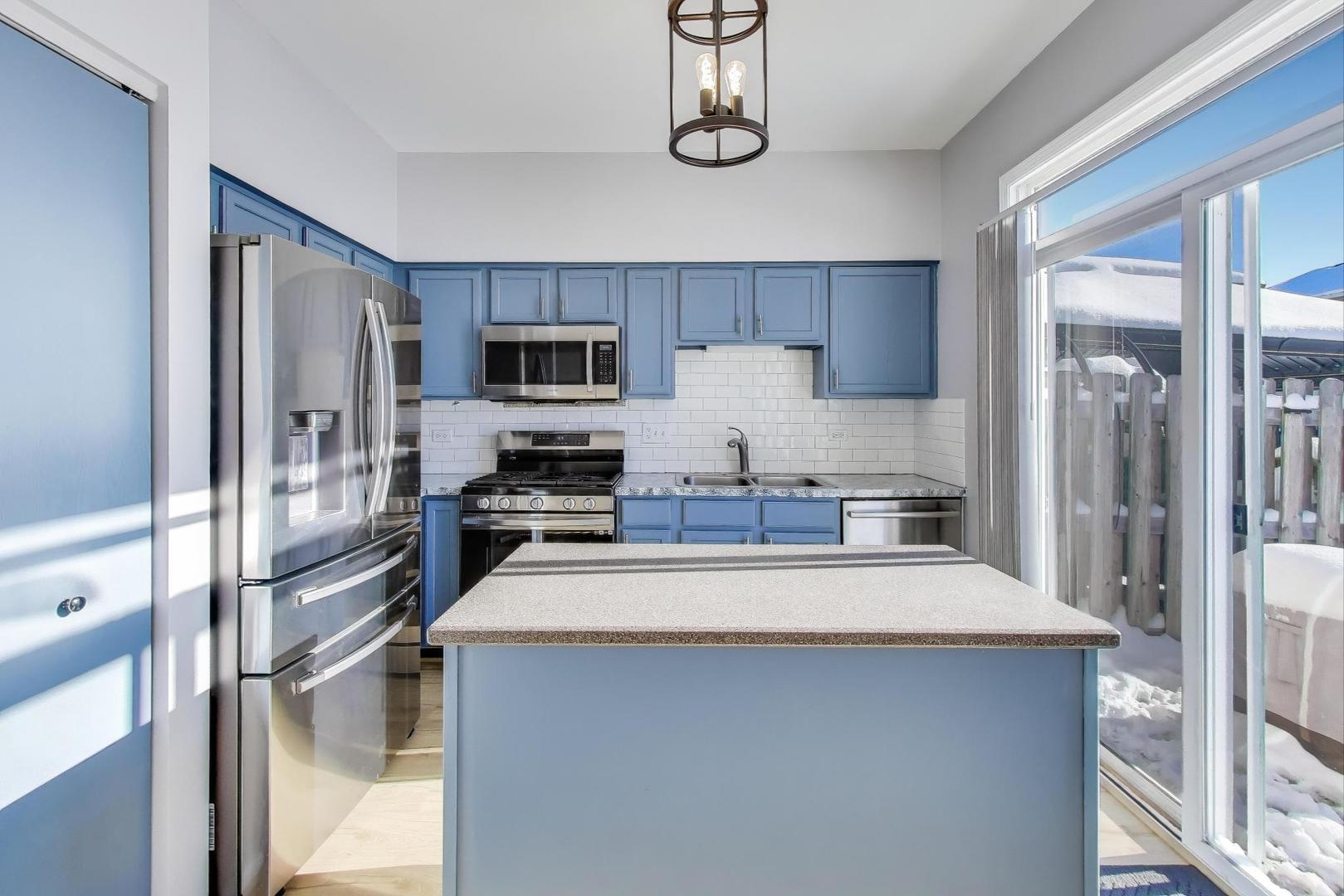 3120 Hoffman Street, Plano, IL 60545