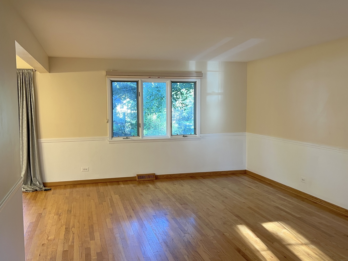 2720 KINCAID Drive, Woodridge, IL 60517