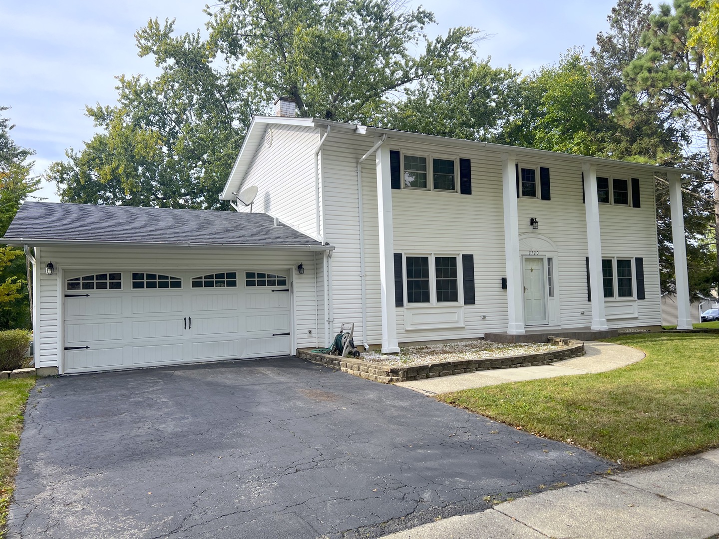 2720 KINCAID Drive, Woodridge, IL 60517