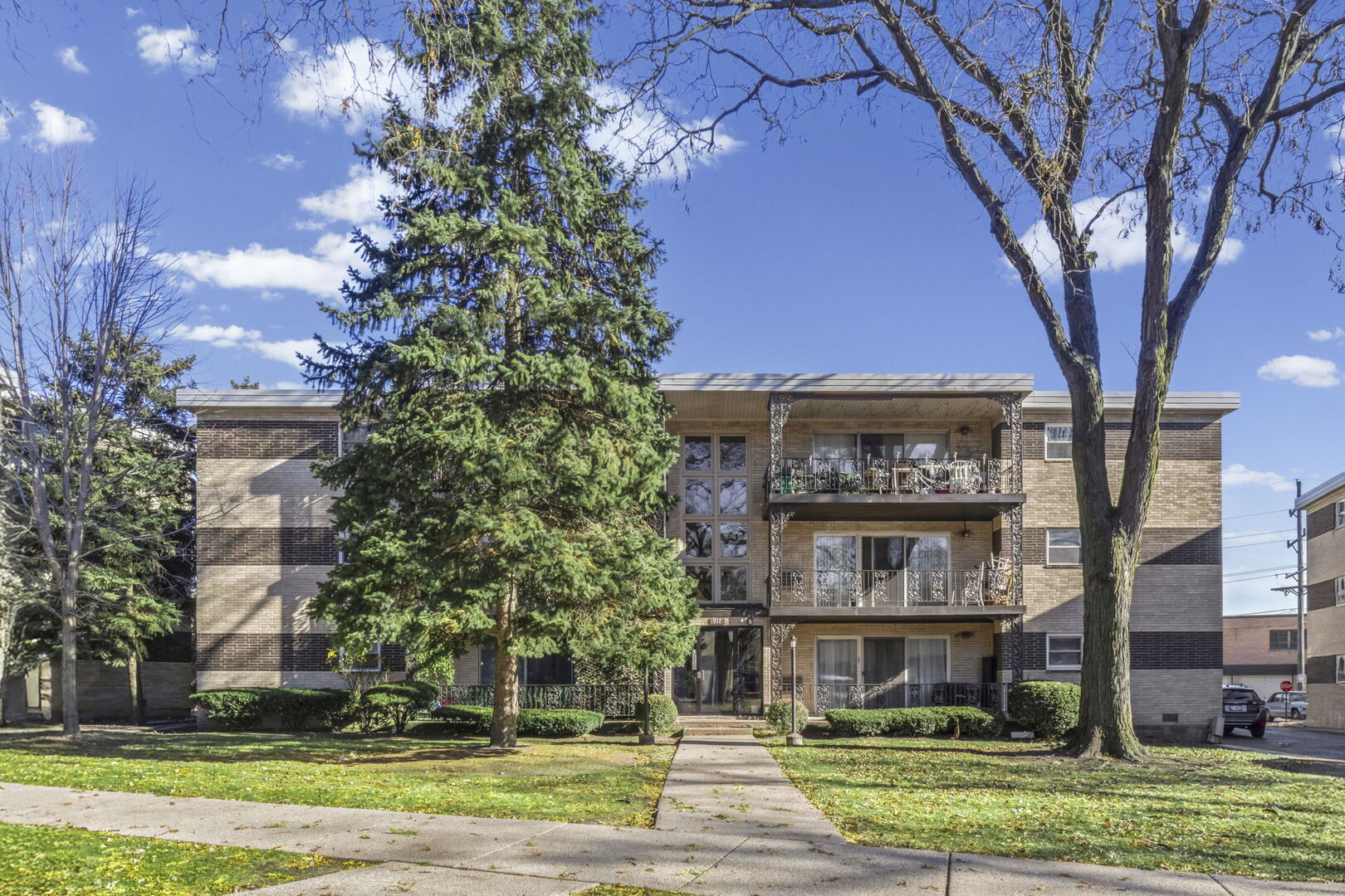 917 8th Avenue #9, La Grange, IL 60525