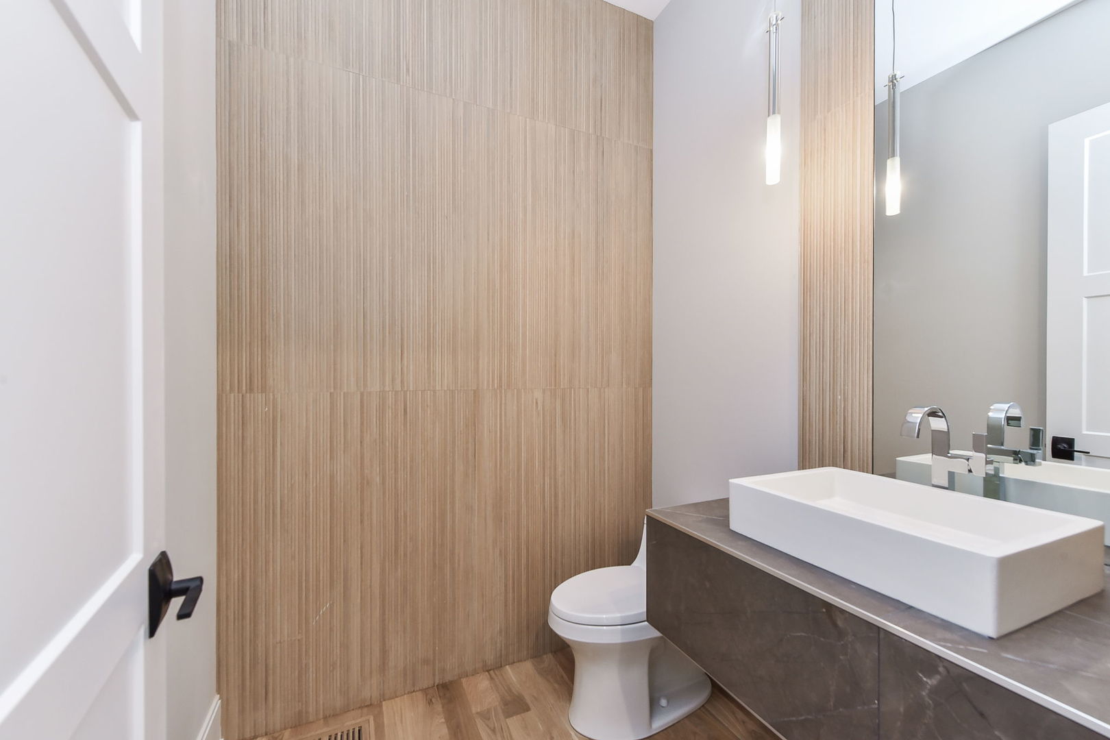 719 N Brainard Street, Naperville, IL 60563