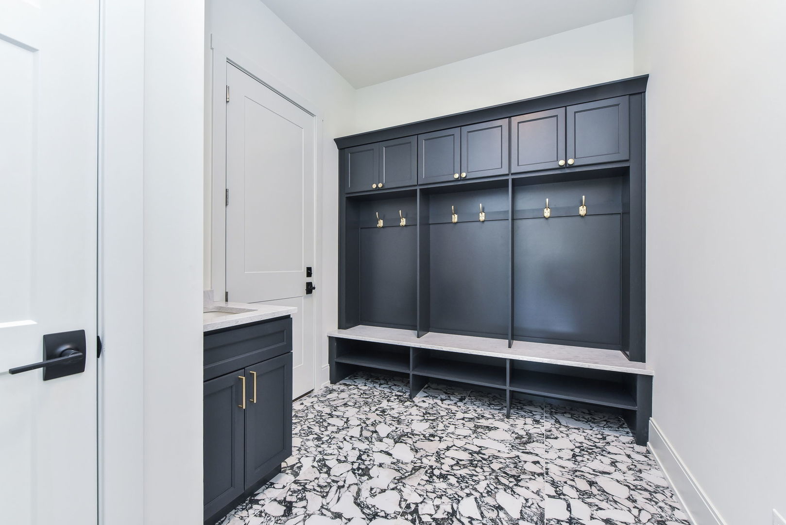 719 N Brainard Street, Naperville, IL 60563