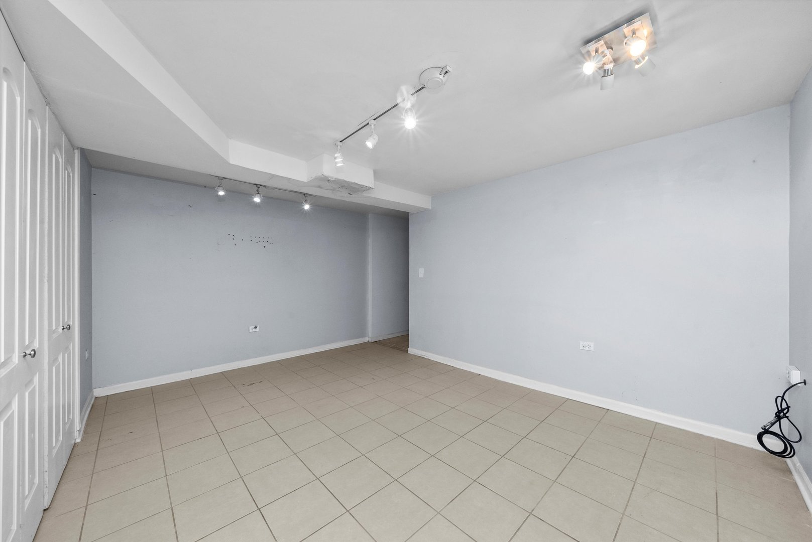 4615 S Vincennes Avenue, Chicago, IL 60653