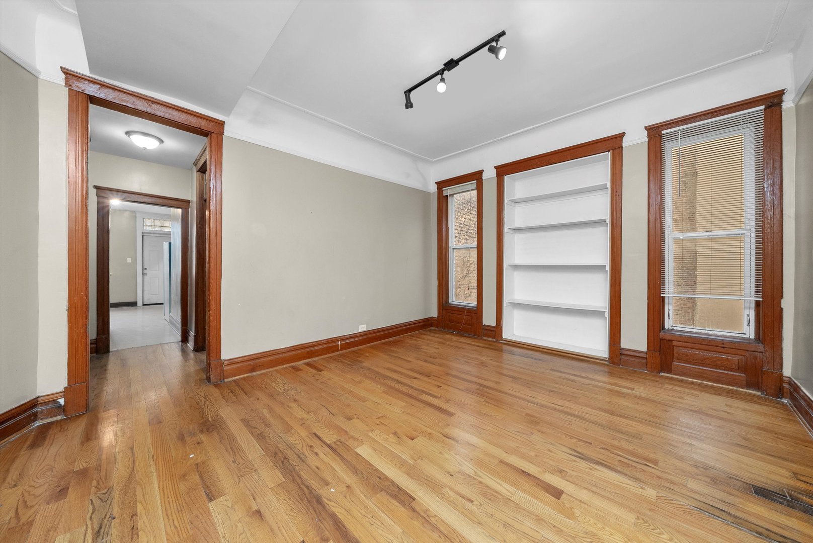 4615 S Vincennes Avenue, Chicago, IL 60653