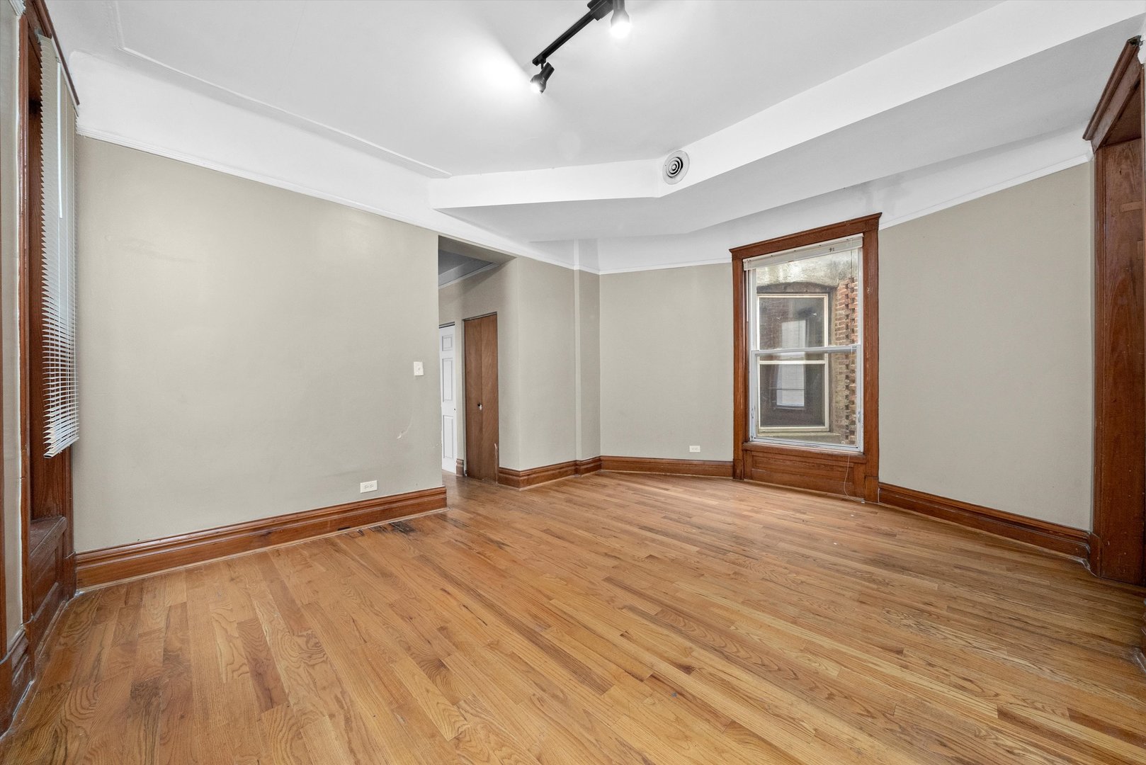 4615 S Vincennes Avenue, Chicago, IL 60653