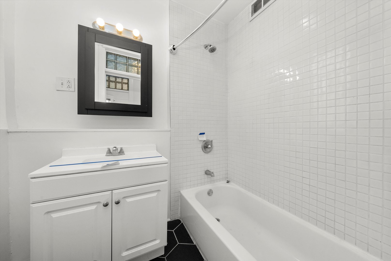 4615 S Vincennes Avenue, Chicago, IL 60653