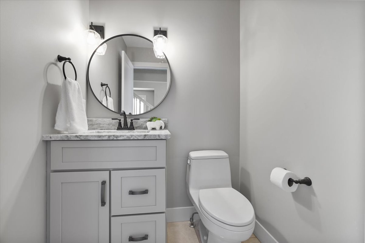 10 Prenzler Drive, Bloomington, IL 61704