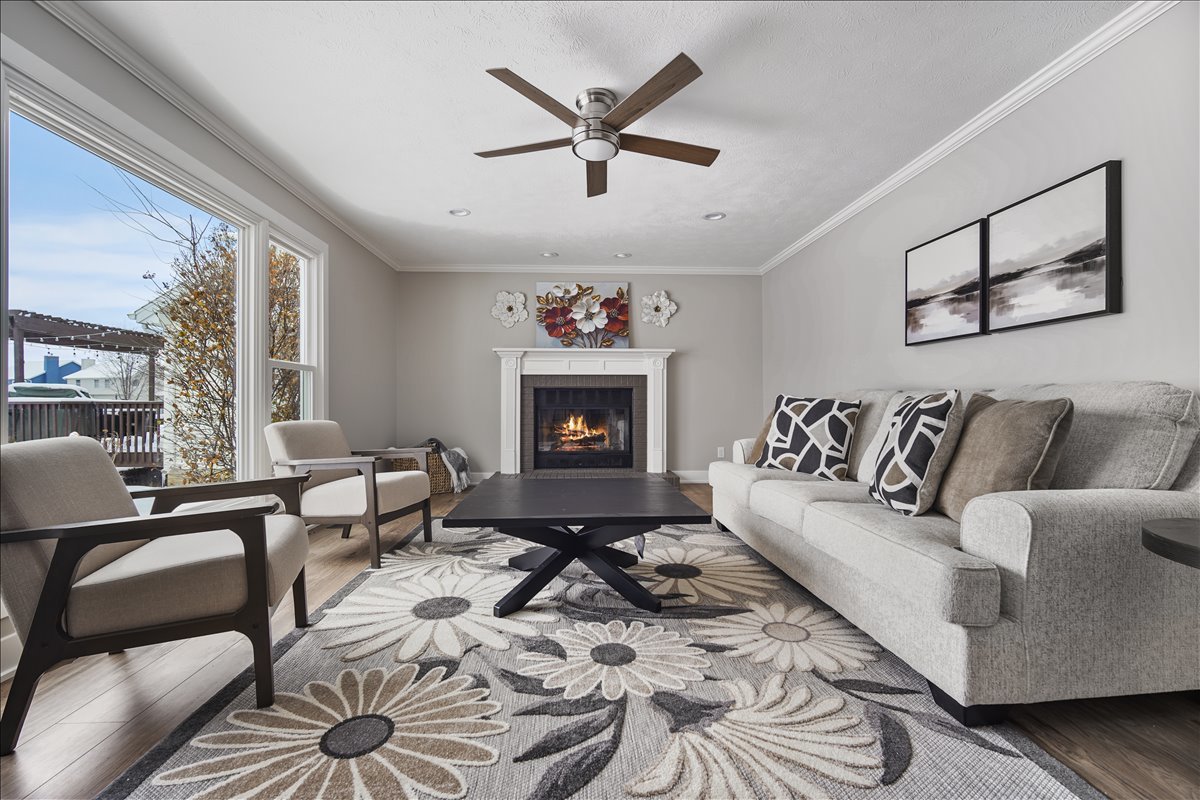 10 Prenzler Drive, Bloomington, IL 61704