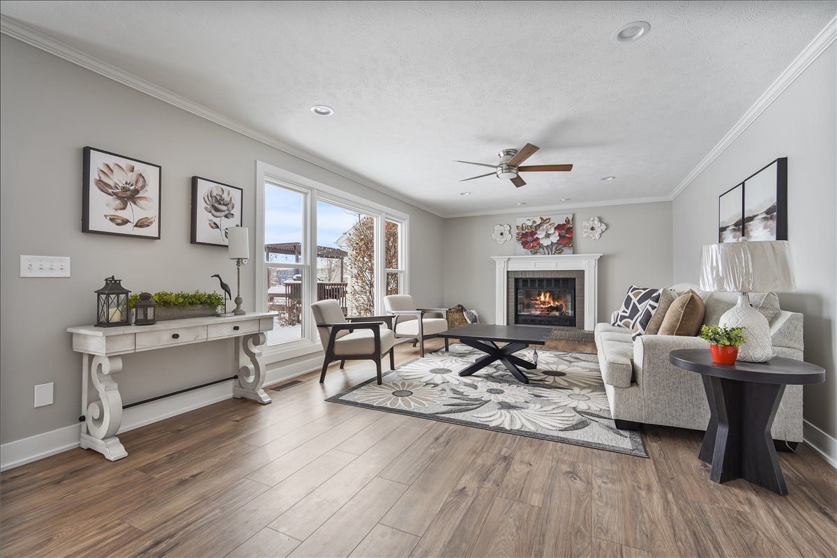 10 Prenzler Drive, Bloomington, IL 61704