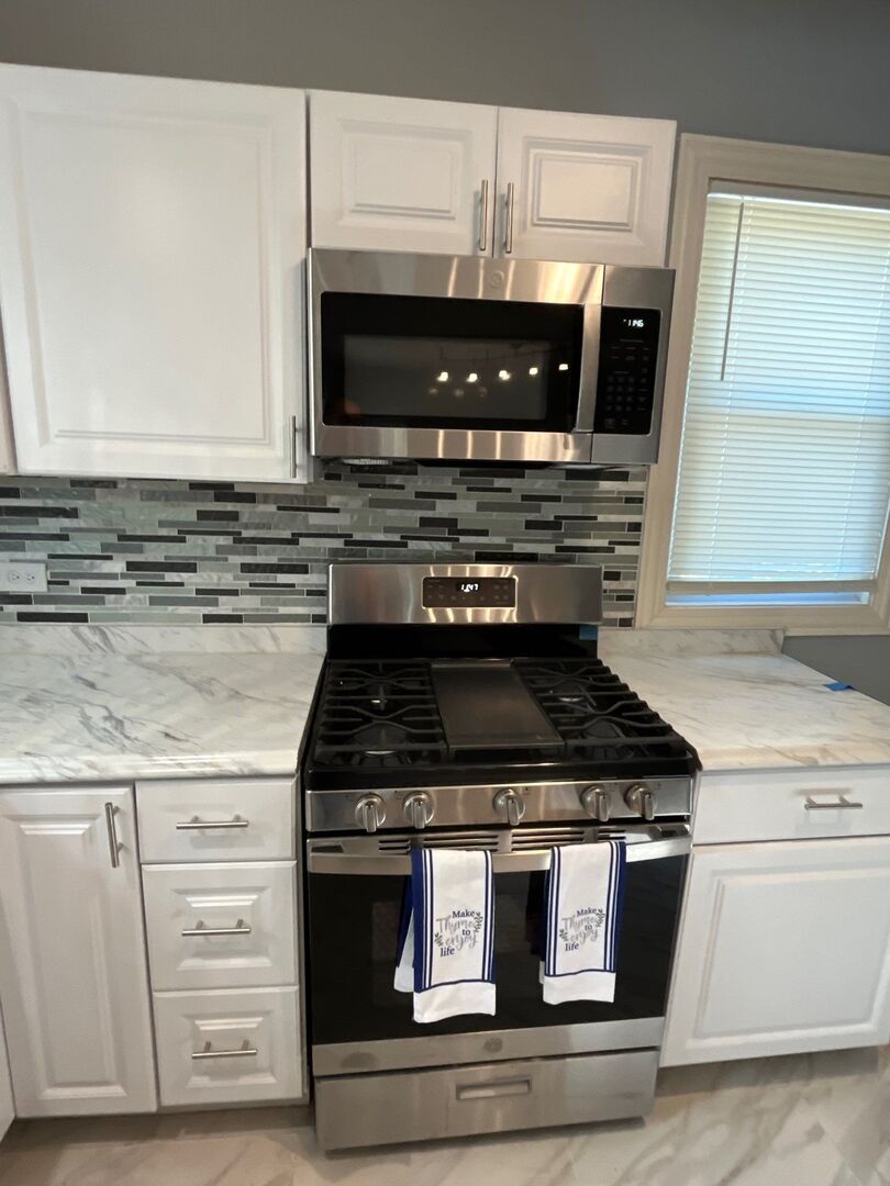 7438 S Champlain Avenue, Chicago, IL 60619