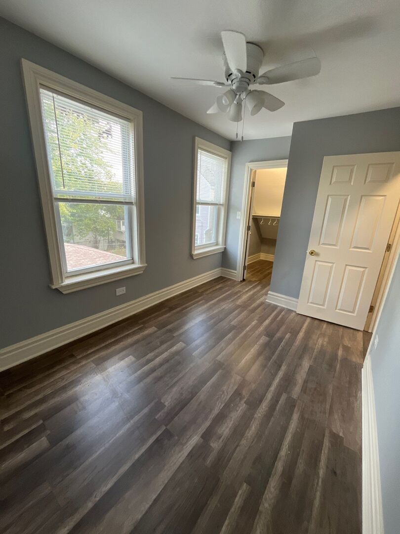 7438 S Champlain Avenue, Chicago, IL 60619