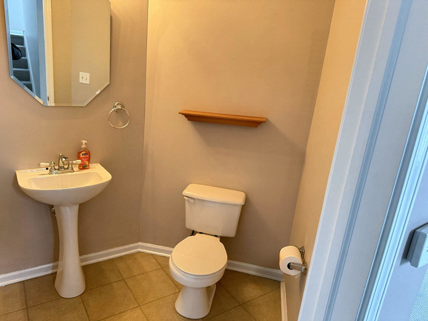 1116 Village Center Parkway, Aurora, IL 60506