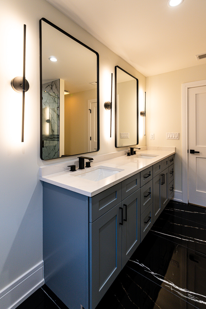 1018 N Princeton Avenue, Villa Park, IL 60181