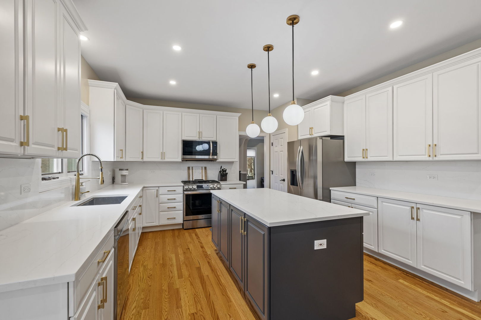 1203 N Burning Bush Lane, Mount Prospect, IL 60056