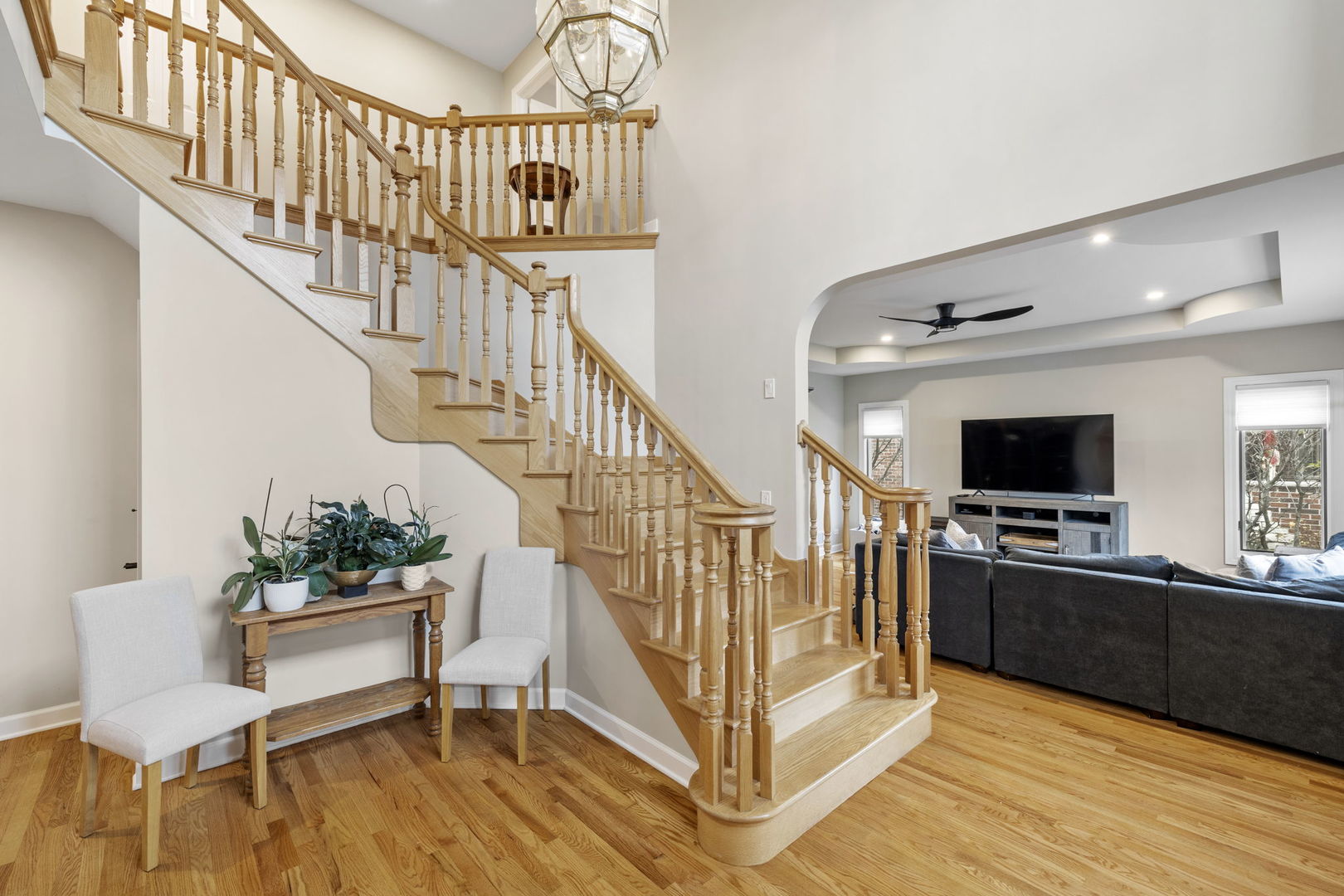 1203 N Burning Bush Lane, Mount Prospect, IL 60056