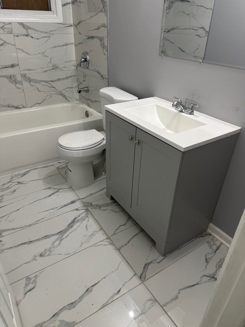 2956 Sherwood Avenue, Markham, IL 60428