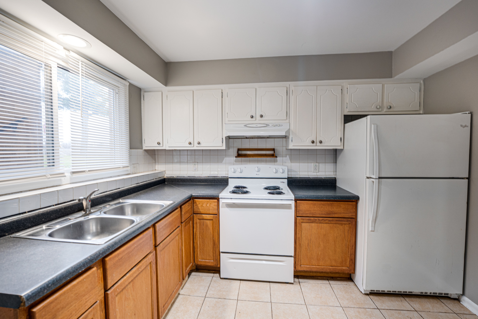 839 Bishop Avenue #1, Aurora, IL 60506