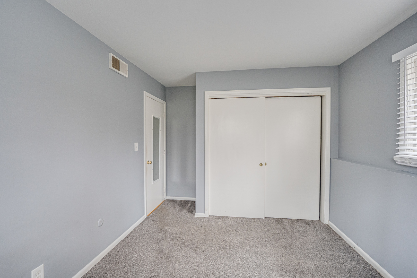 839 Bishop Avenue #1, Aurora, IL 60506