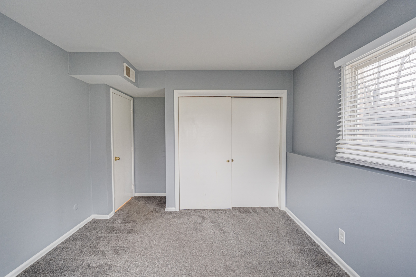 839 Bishop Avenue #1, Aurora, IL 60506