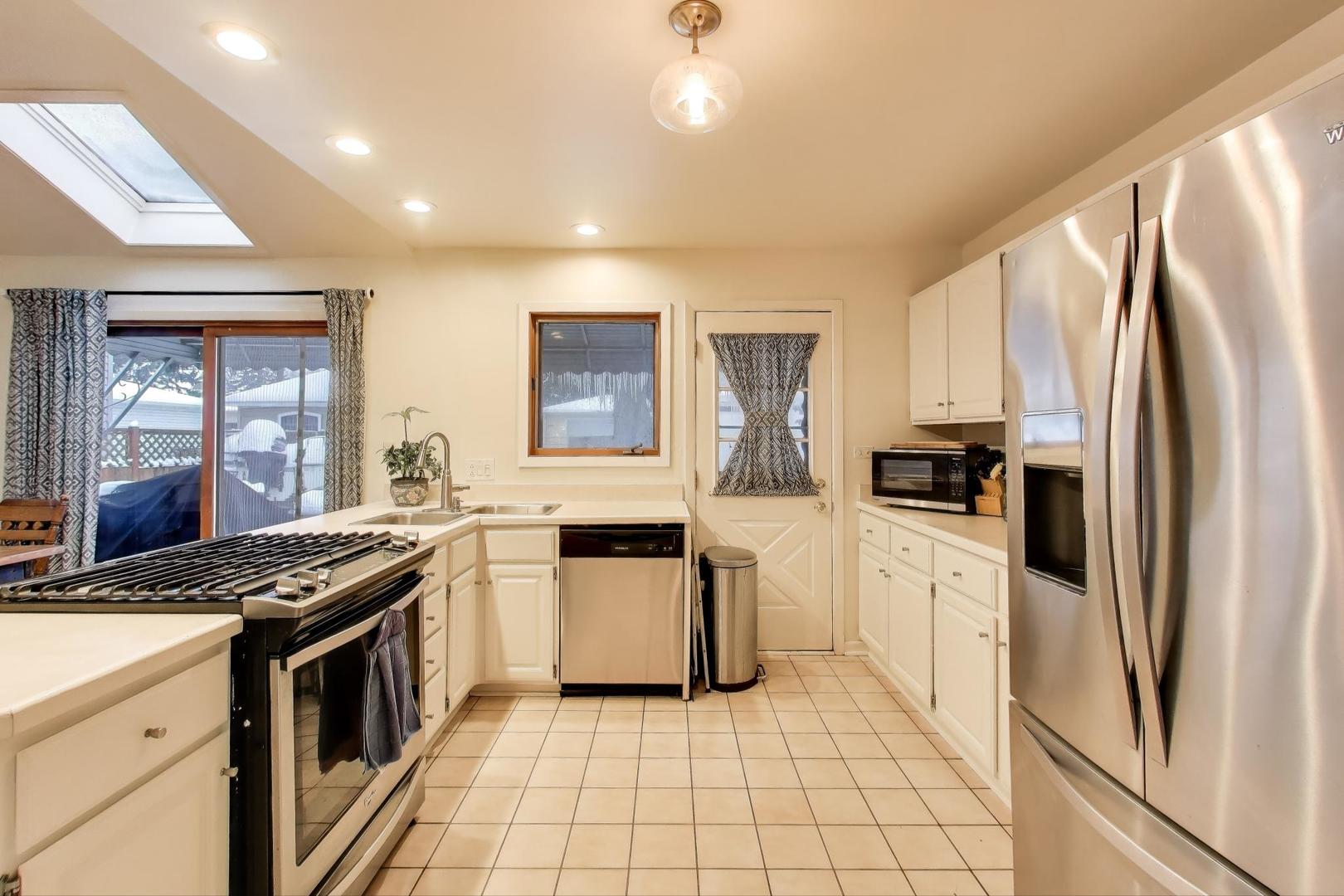 3206 Sunnyside Avenue, Brookfield, IL 60513