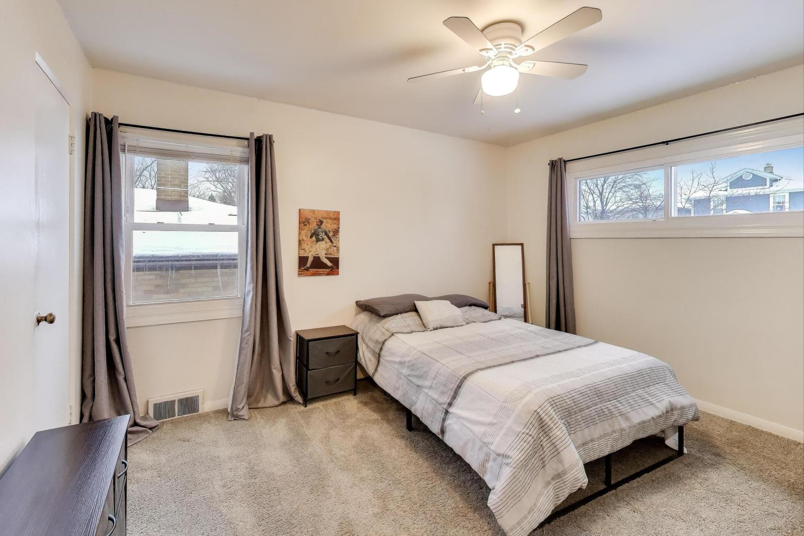 3206 Sunnyside Avenue, Brookfield, IL 60513