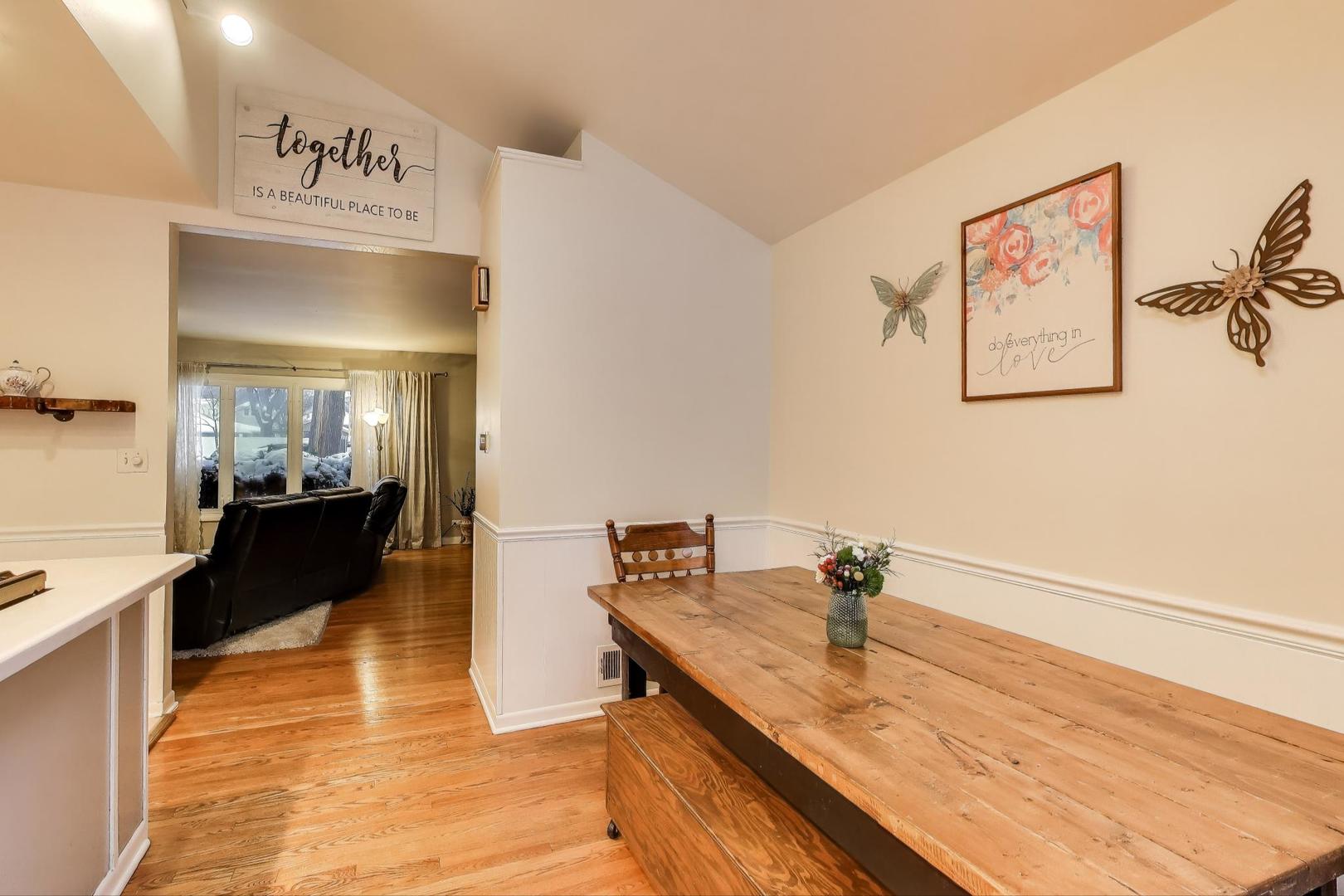 3206 Sunnyside Avenue, Brookfield, IL 60513