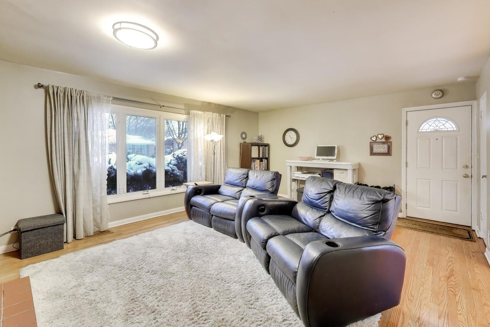 3206 Sunnyside Avenue, Brookfield, IL 60513