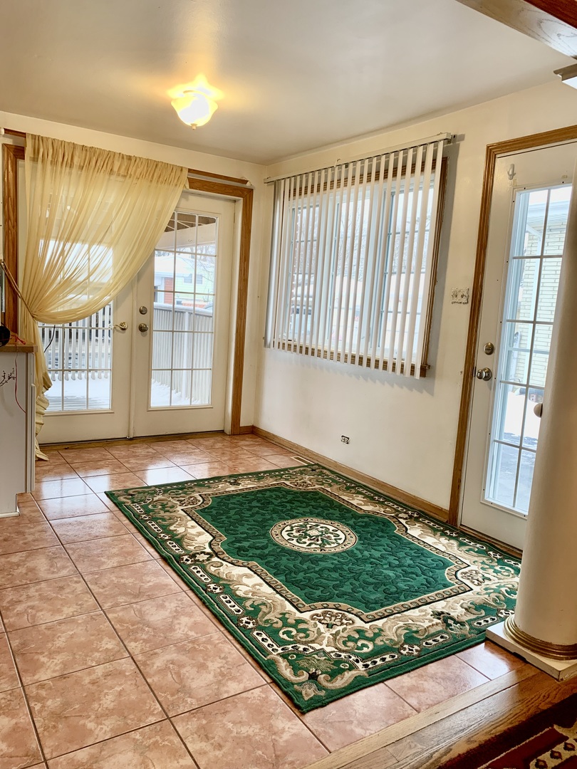 10617 S Kenton Avenue, Oak Lawn, IL 60453