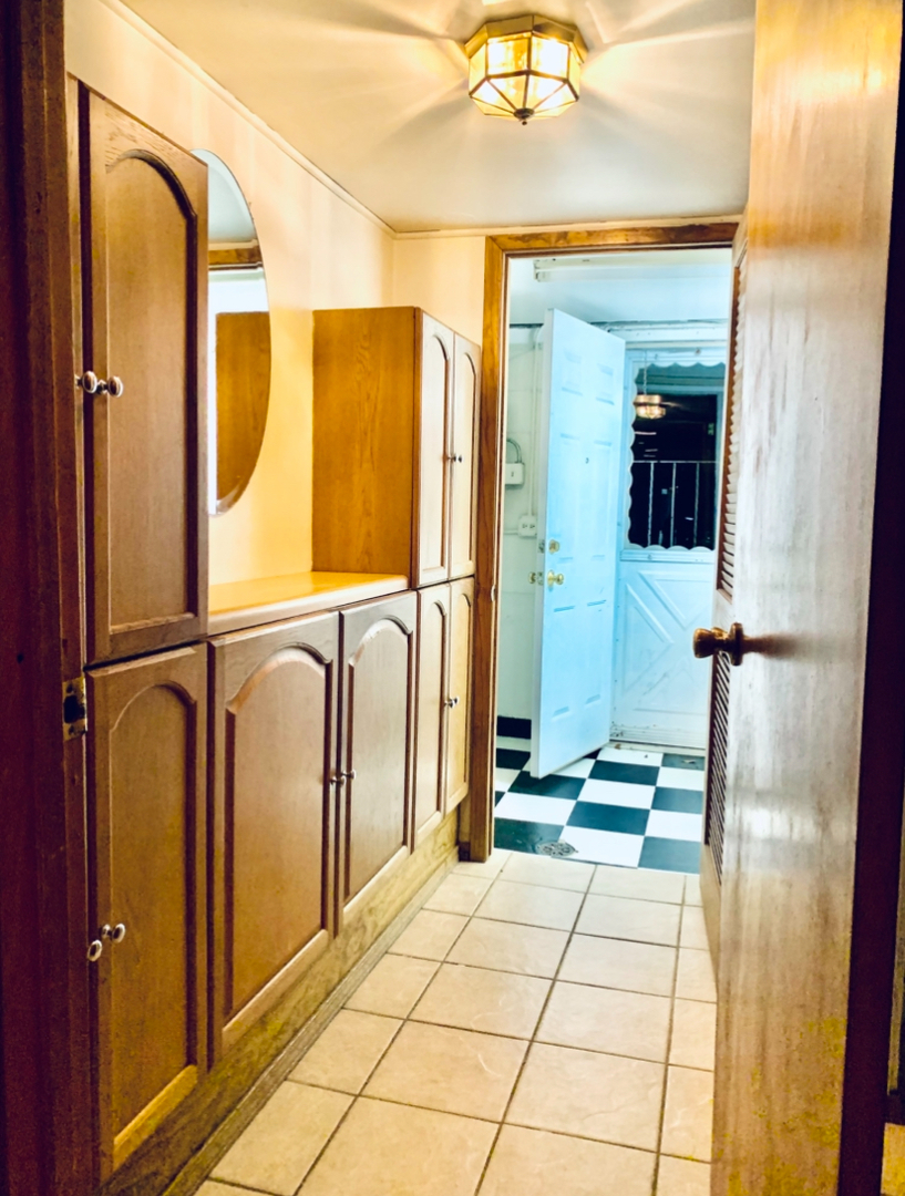 10617 S Kenton Avenue, Oak Lawn, IL 60453