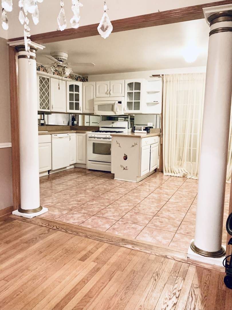 10617 S Kenton Avenue, Oak Lawn, IL 60453